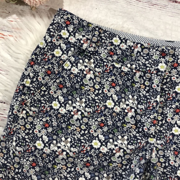J.Crew x Liberty Art Floral Patterned Daisy Chino Shorts - Picture 10 of 13